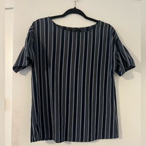 Banana Republic Striped Black and White Women's Top size S (F118)